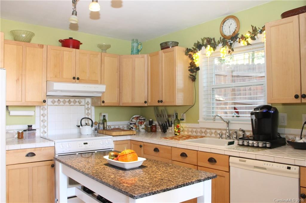 730 Sylvan Boulevard - Photo 2