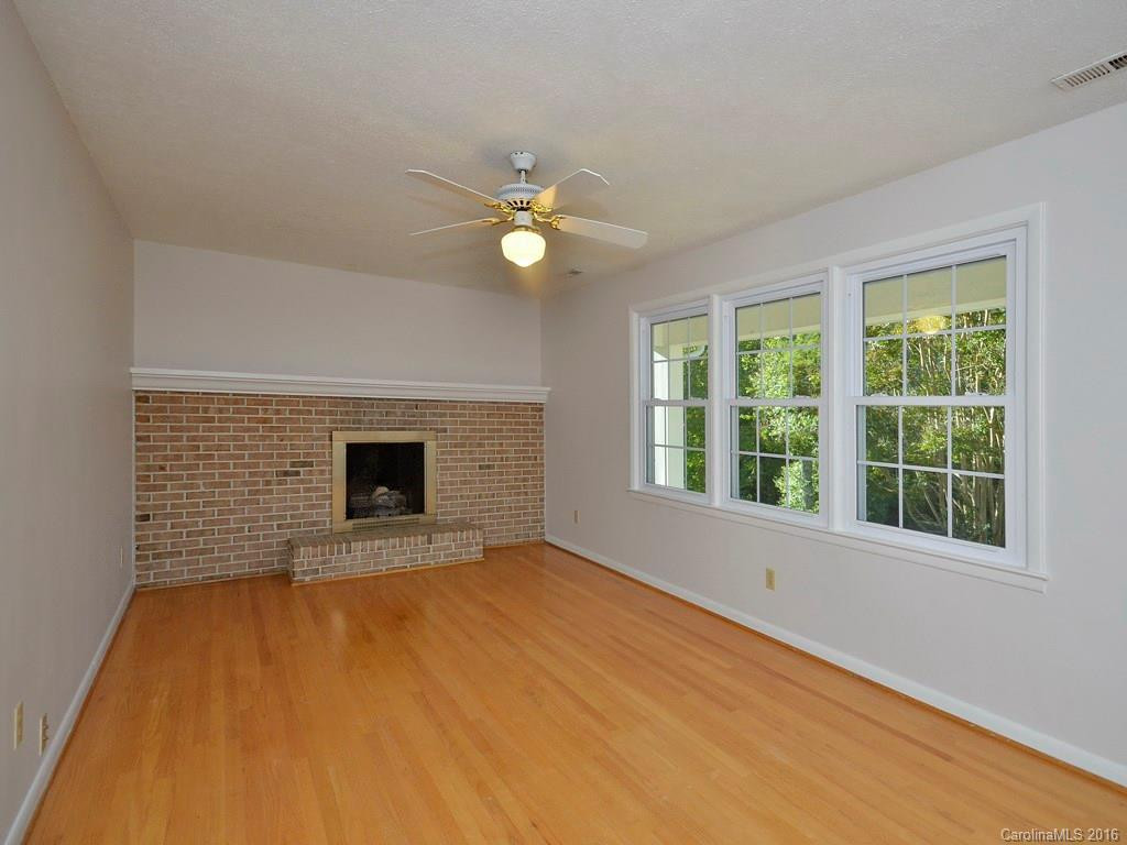 575 Peyton Drive - Photo 2