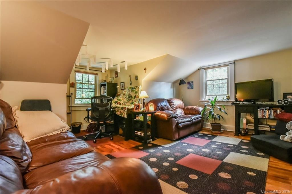 102 Poplar Street - Photo 18