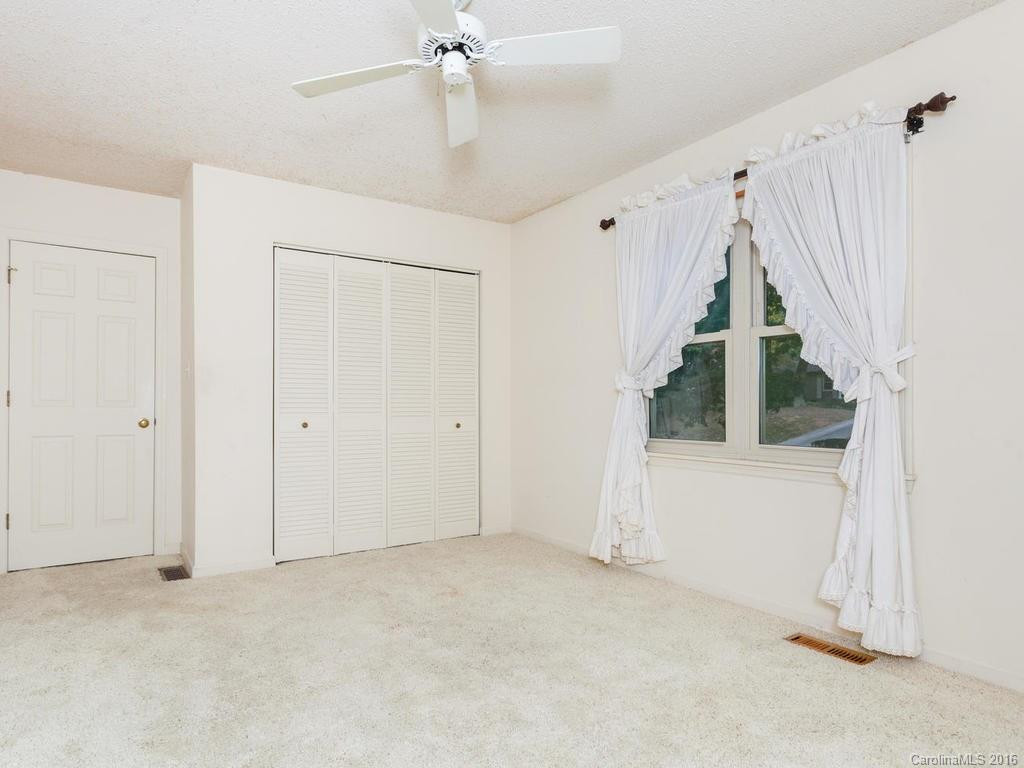 213 Saint Johns Street - Photo 18