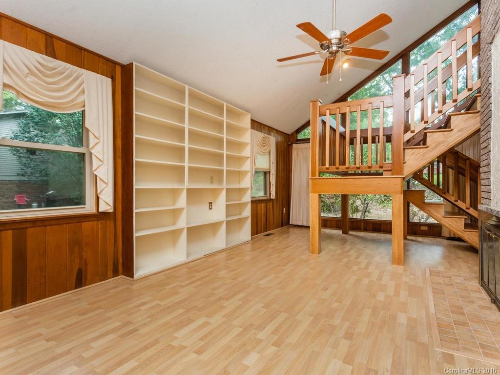 213 Saint Johns Street - Photo 5