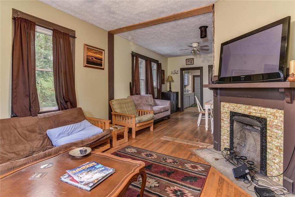 152 Bartlett Street - Photo 6