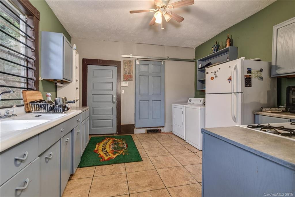 152 Bartlett Street - Photo 8