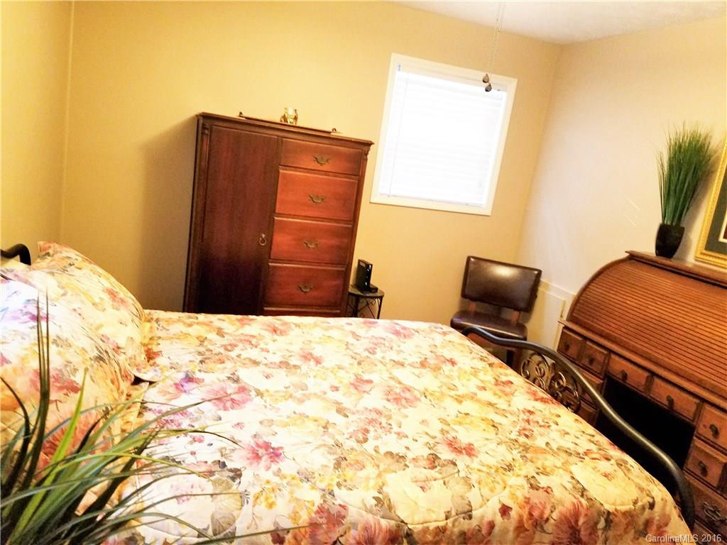 102 Falling Waters Road #1 - Photo 16