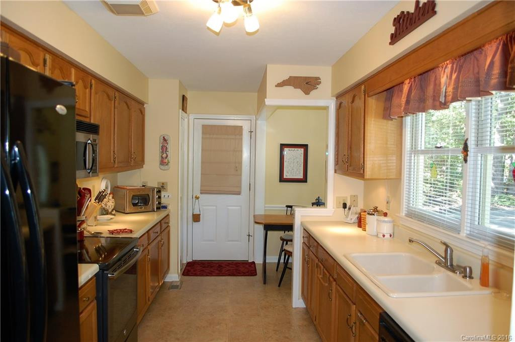 1044 Blanton Street - Photo 3