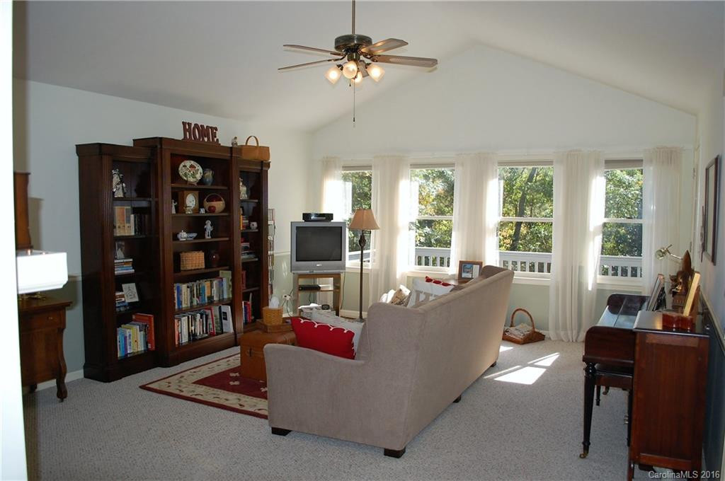 1044 Blanton Street - Photo 8