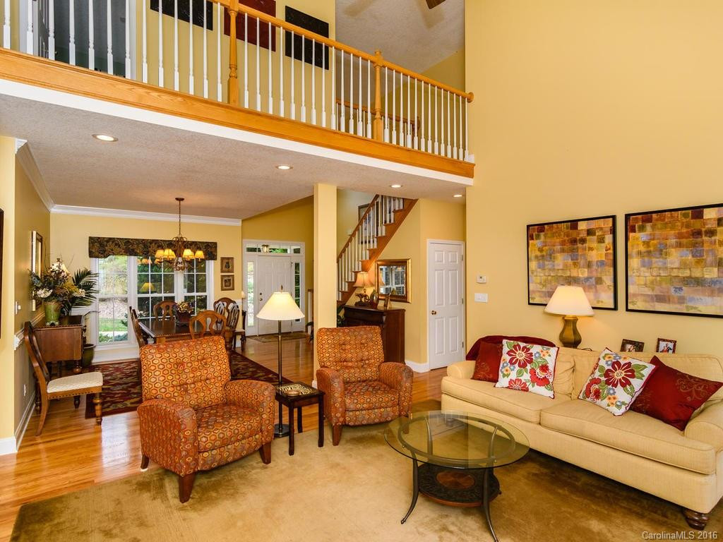 78 Hillcrest Drive - Photo 4
