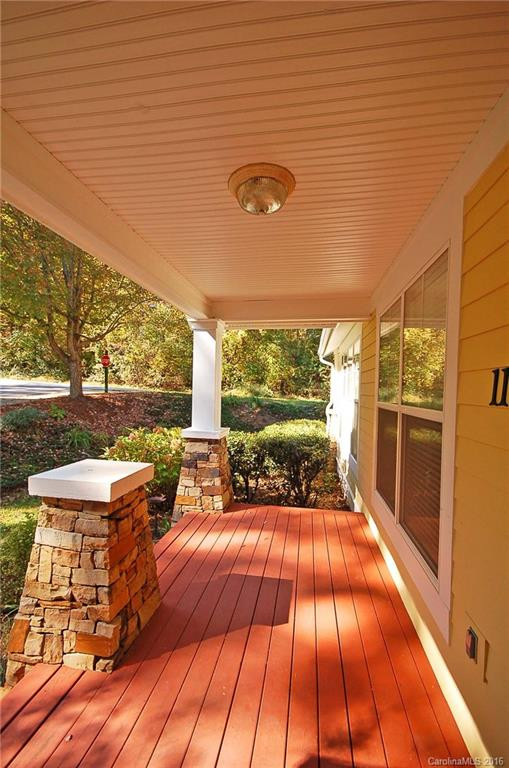 11 Town Circle - Photo 2