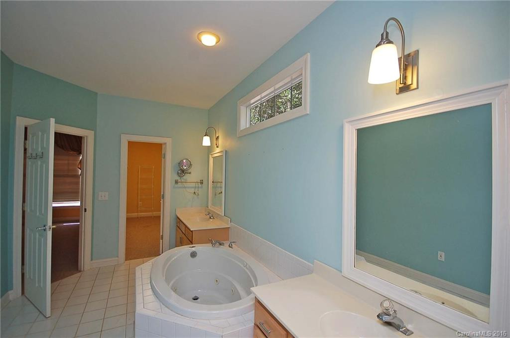 11 Town Circle - Photo 18