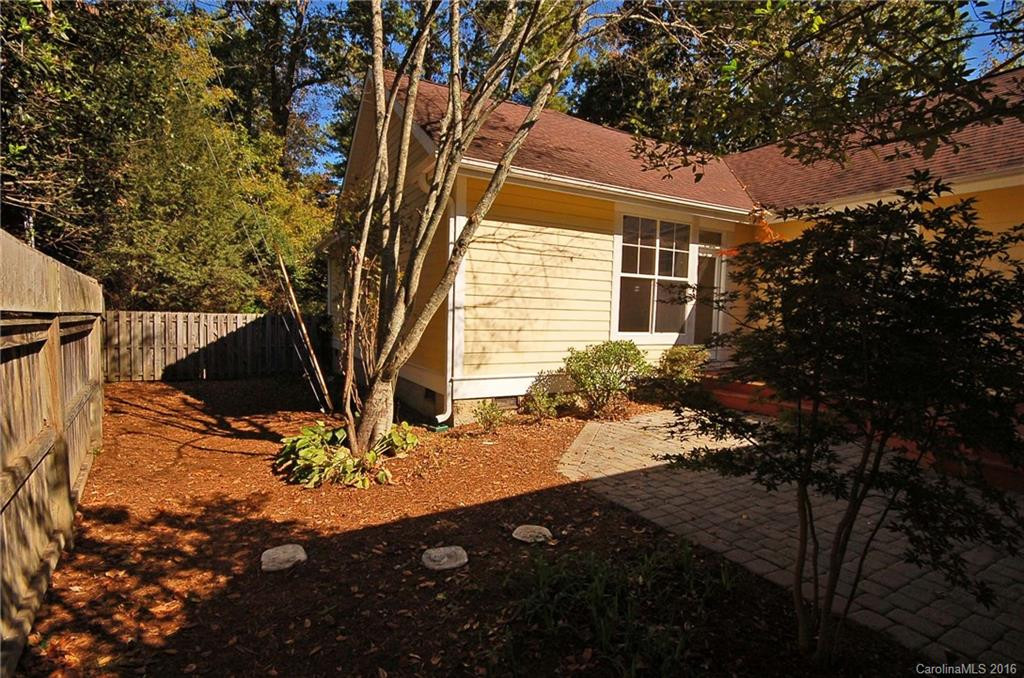 11 Town Circle - Photo 4