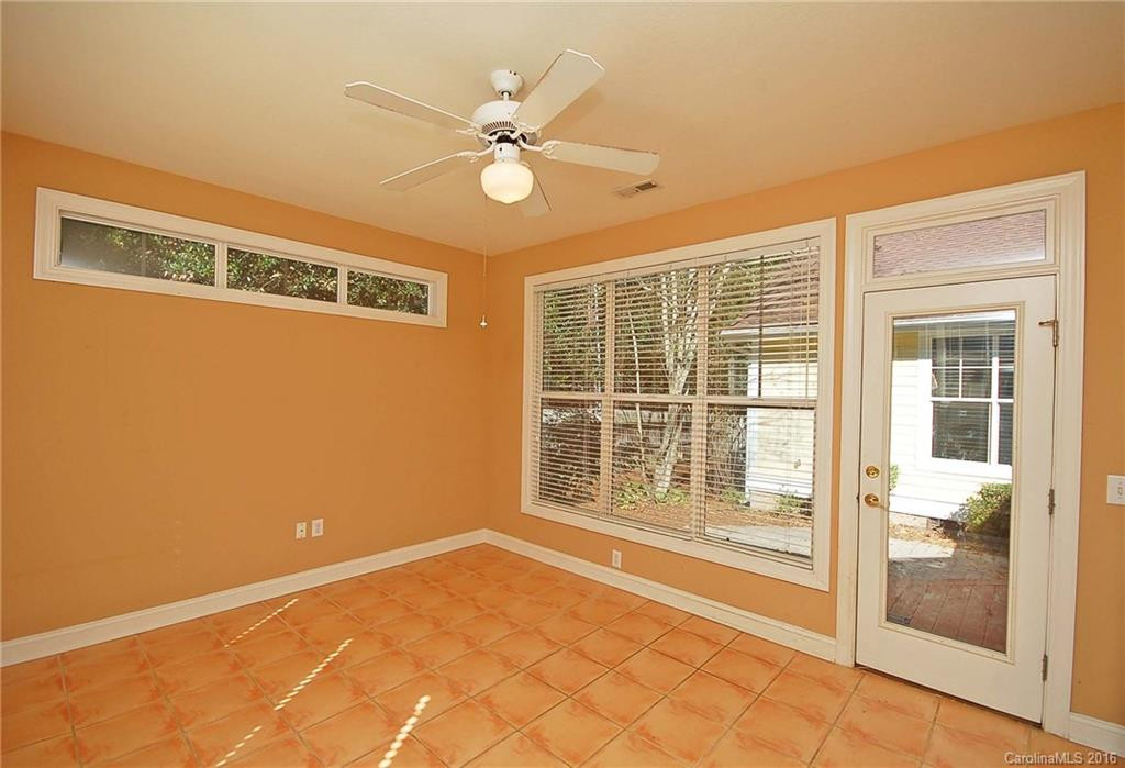 11 Town Circle - Photo 9