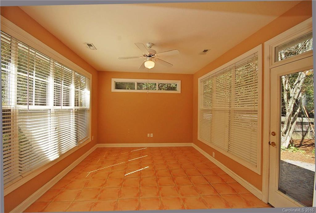 11 Town Circle - Photo 10