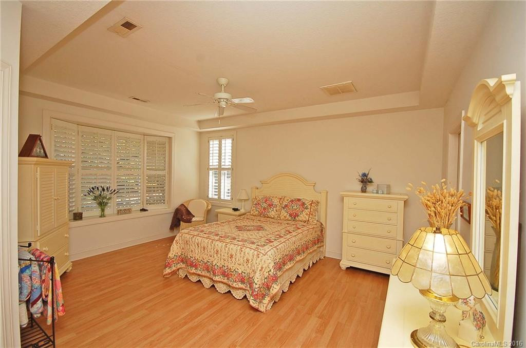 140 Village Green Way #31-33 - Photo 15