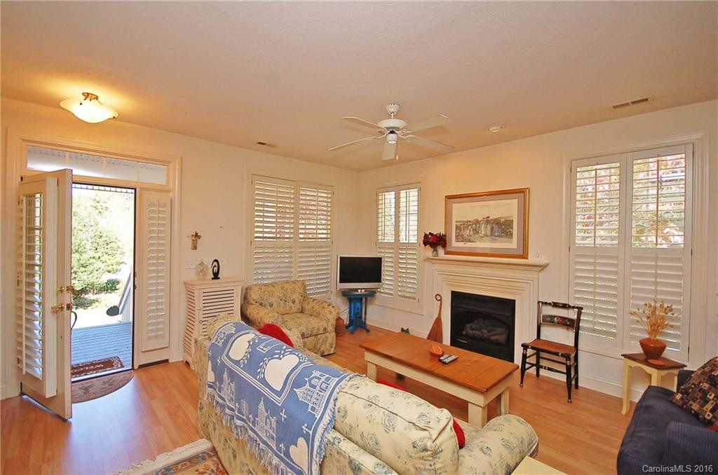 140 Village Green Way #31-33 - Photo 10