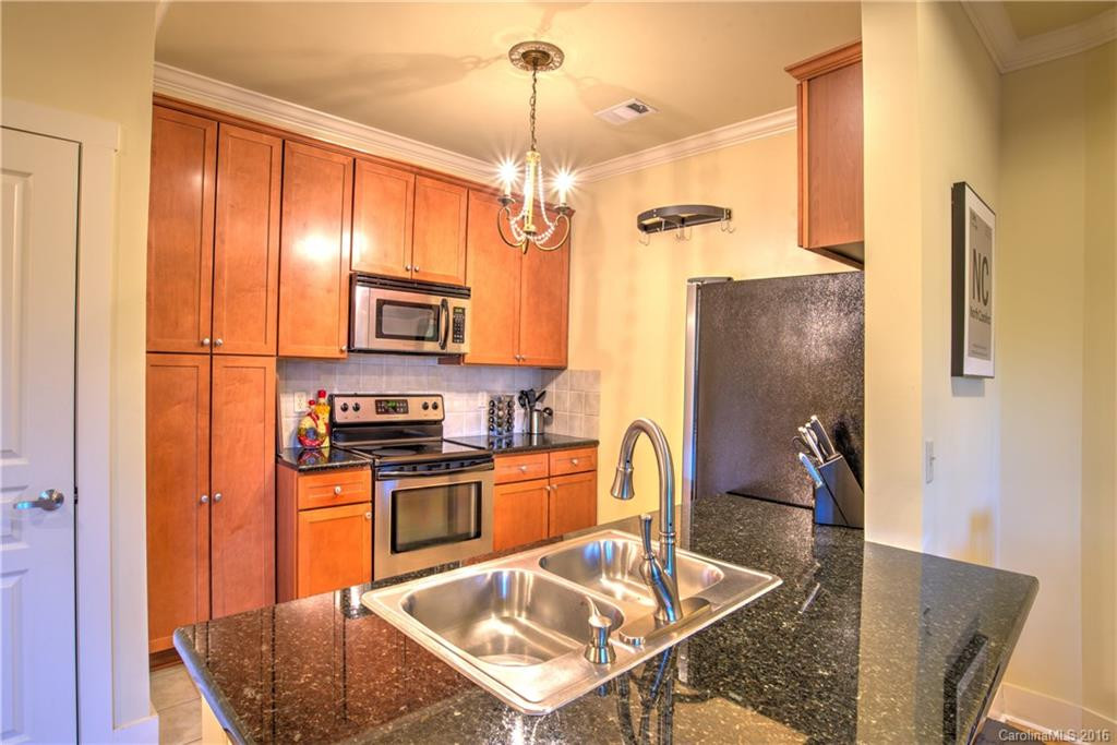 9 Kenilworth Knoll #104 - Photo 6