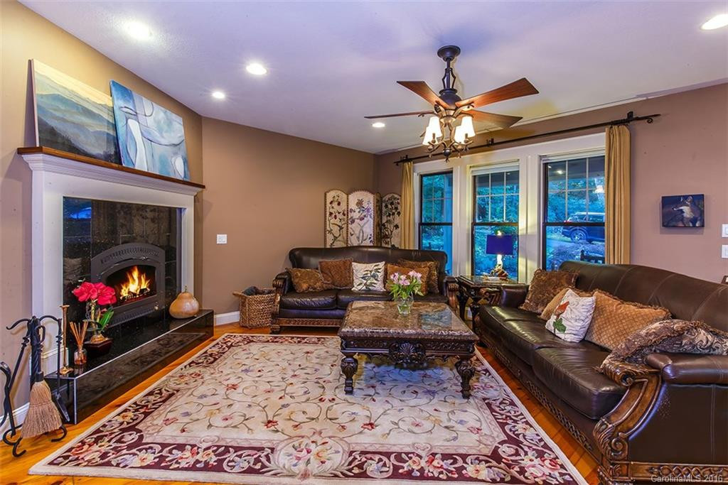 78 Bruce Circle - Photo 2