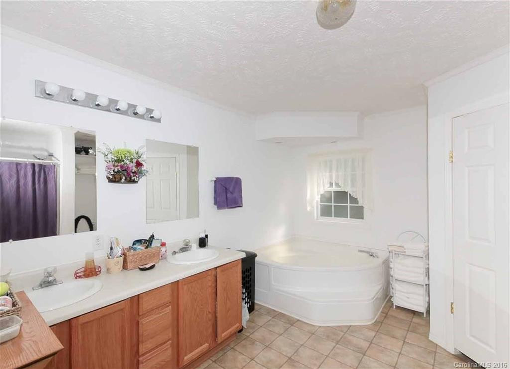 24 Danielle Drive - Photo 15