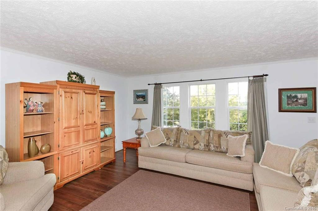 24 Danielle Drive - Photo 6