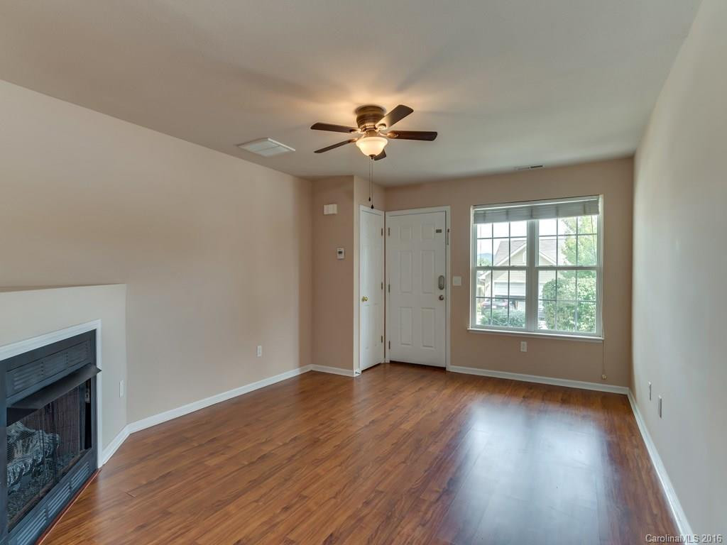 254 Farington Circle #254 - Photo 3