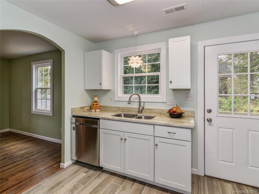 140 Carrier Street - Photo 7