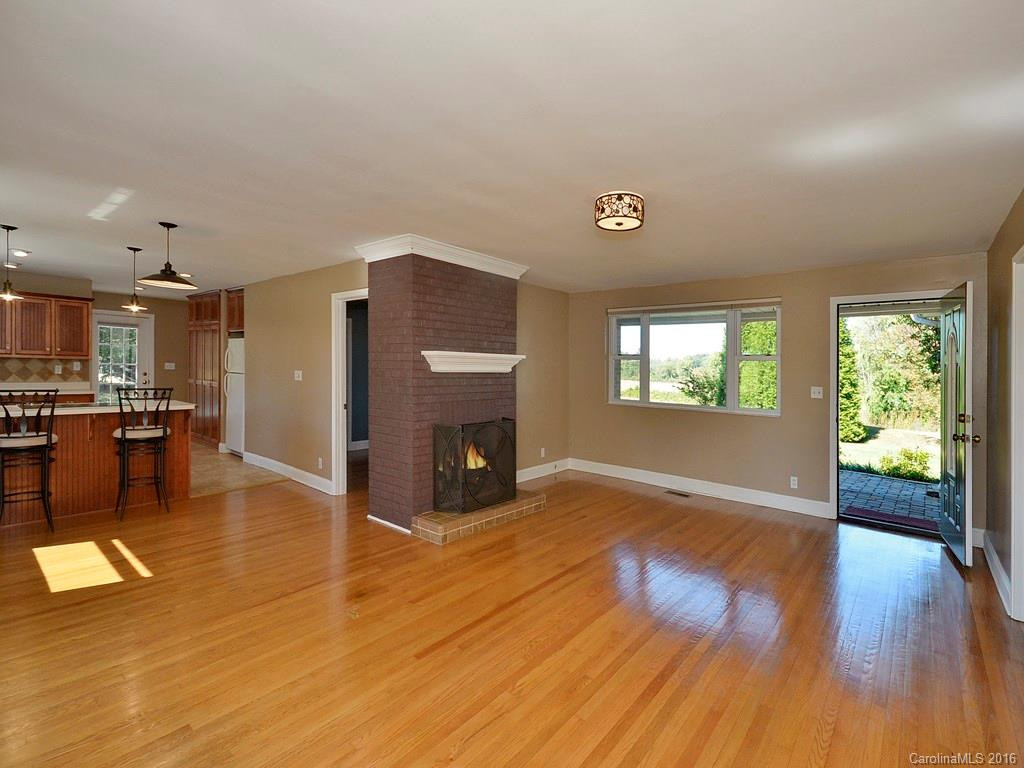 450 Tracy Grove Road - Photo 2