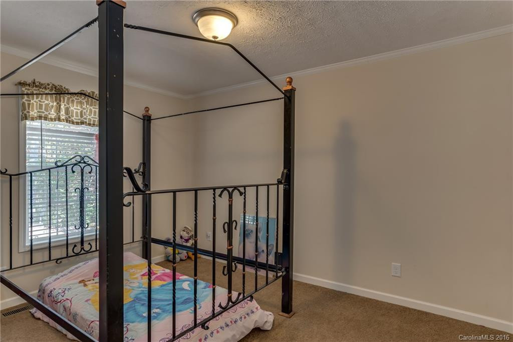 24 Olivia Lane - Photo 8