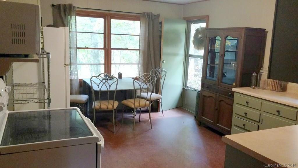 320 Wolf Ridge Road - Photo 3