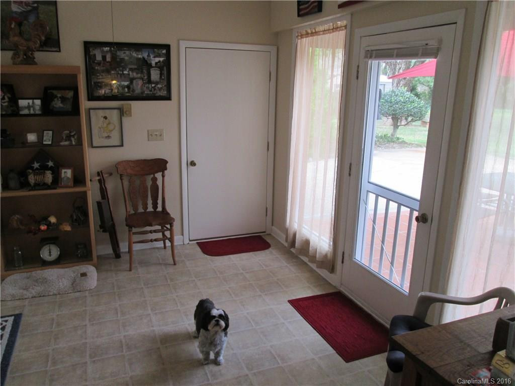 709 Shadywood Lane #33 - Photo 12