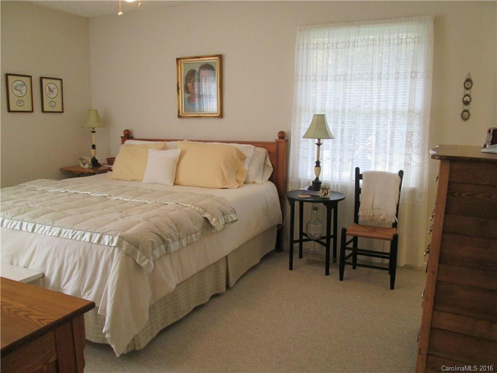 709 Shadywood Lane #33 - Photo 13