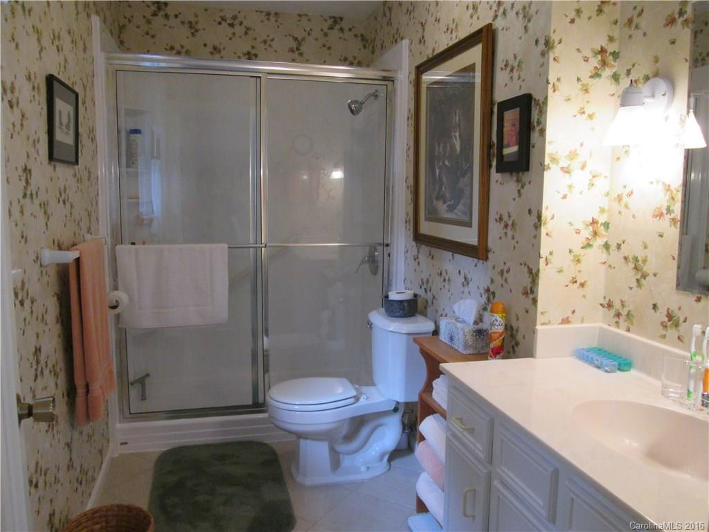 709 Shadywood Lane #33 - Photo 15