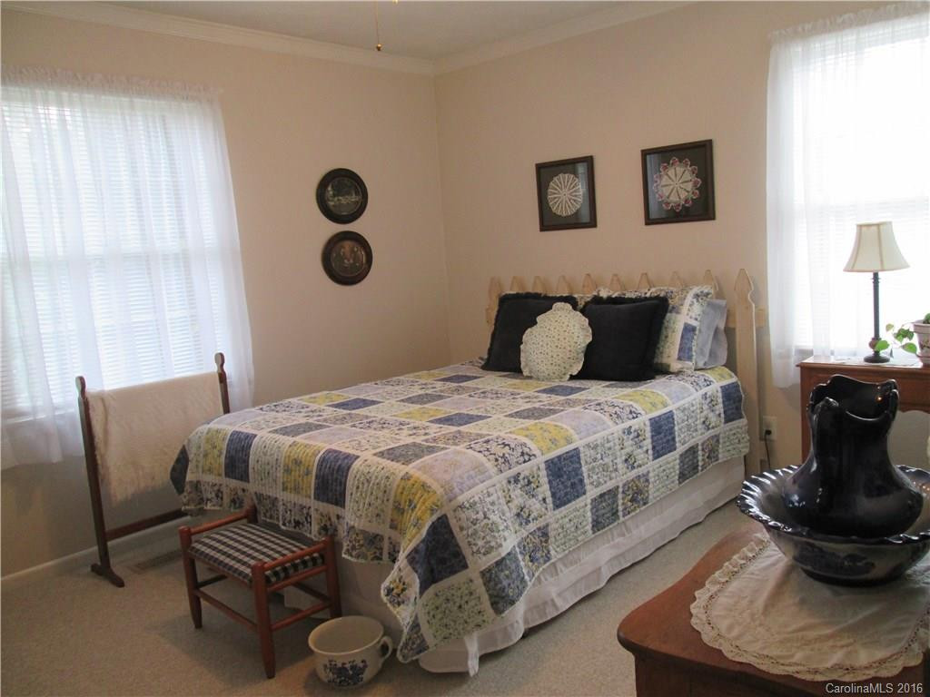 709 Shadywood Lane #33 - Photo 17