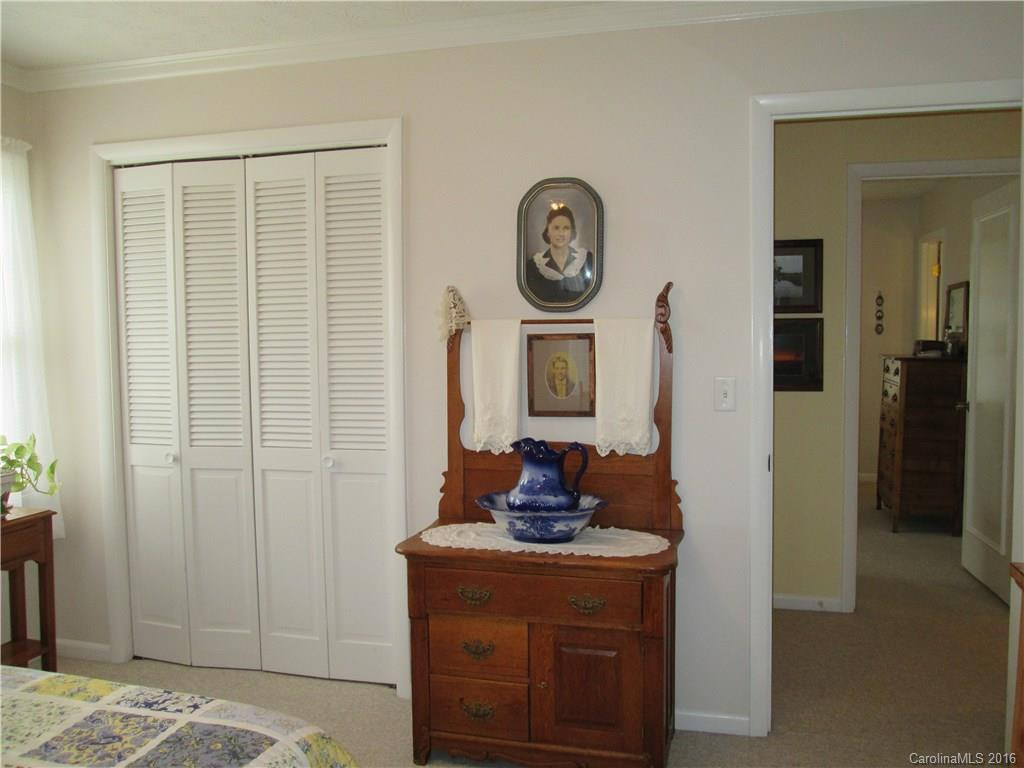 709 Shadywood Lane #33 - Photo 18