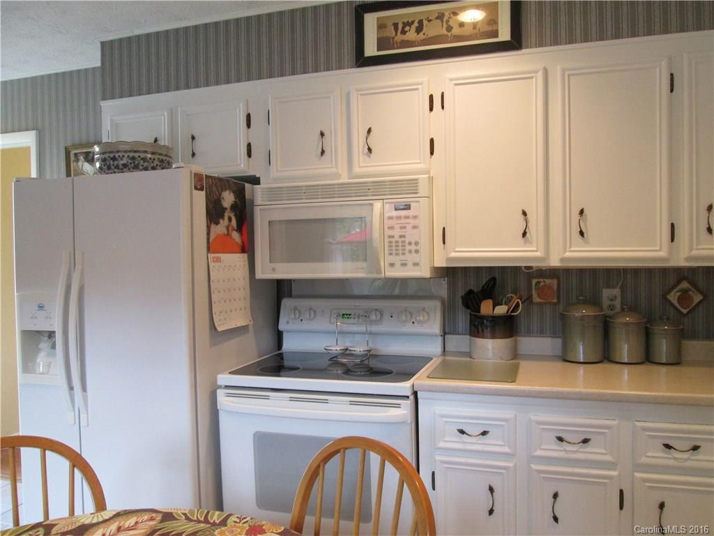 709 Shadywood Lane #33 - Photo 9