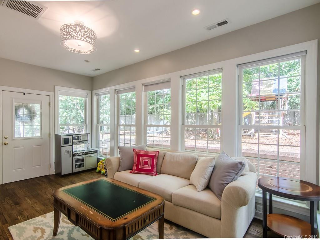 921 Woodvine Road - Photo 11