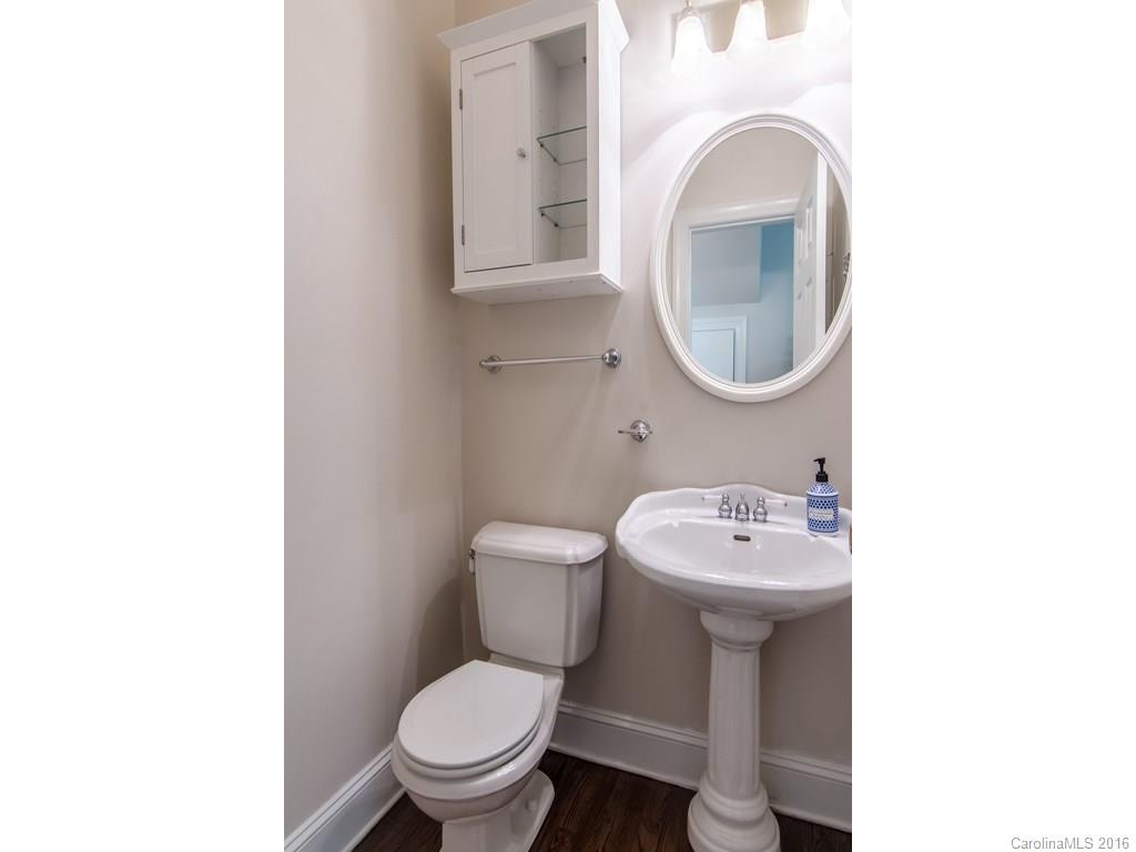 921 Woodvine Road - Photo 12