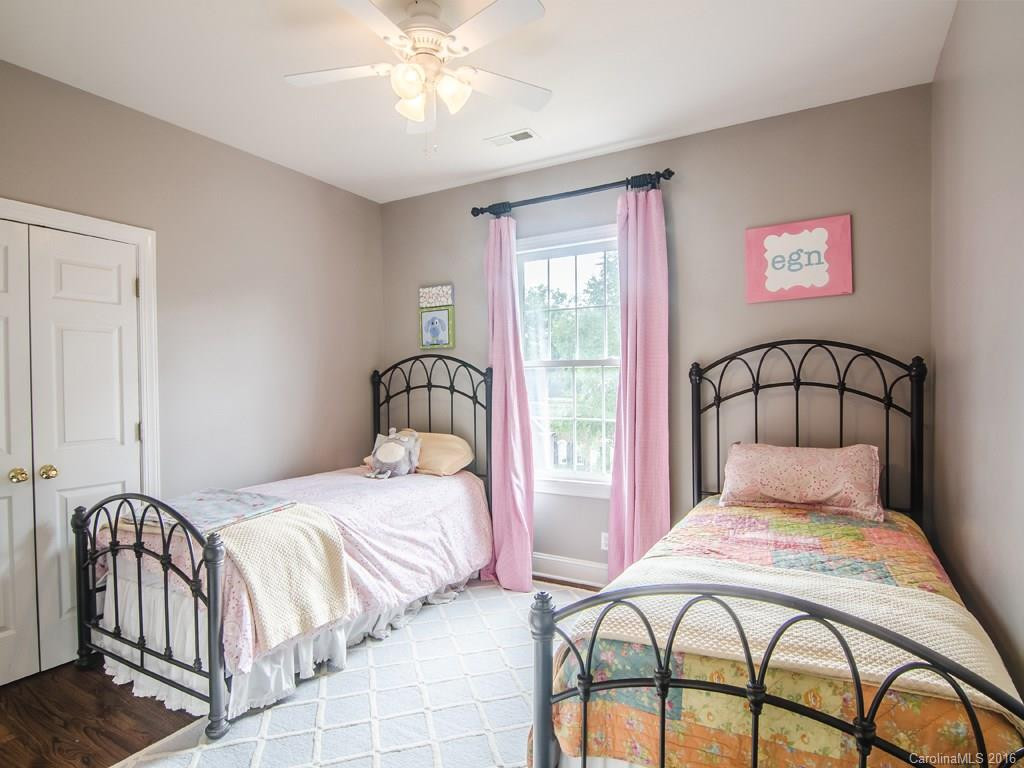 921 Woodvine Road - Photo 13