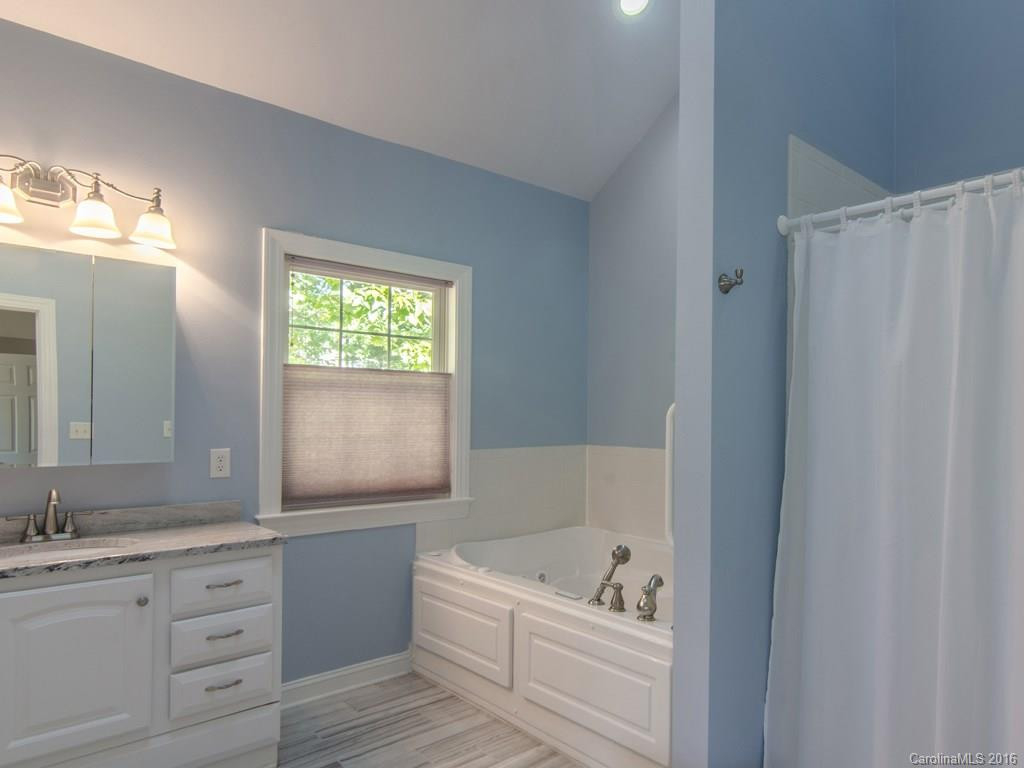 921 Woodvine Road - Photo 15