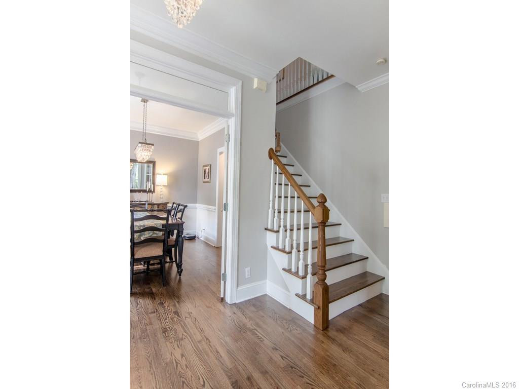 921 Woodvine Road - Photo 3