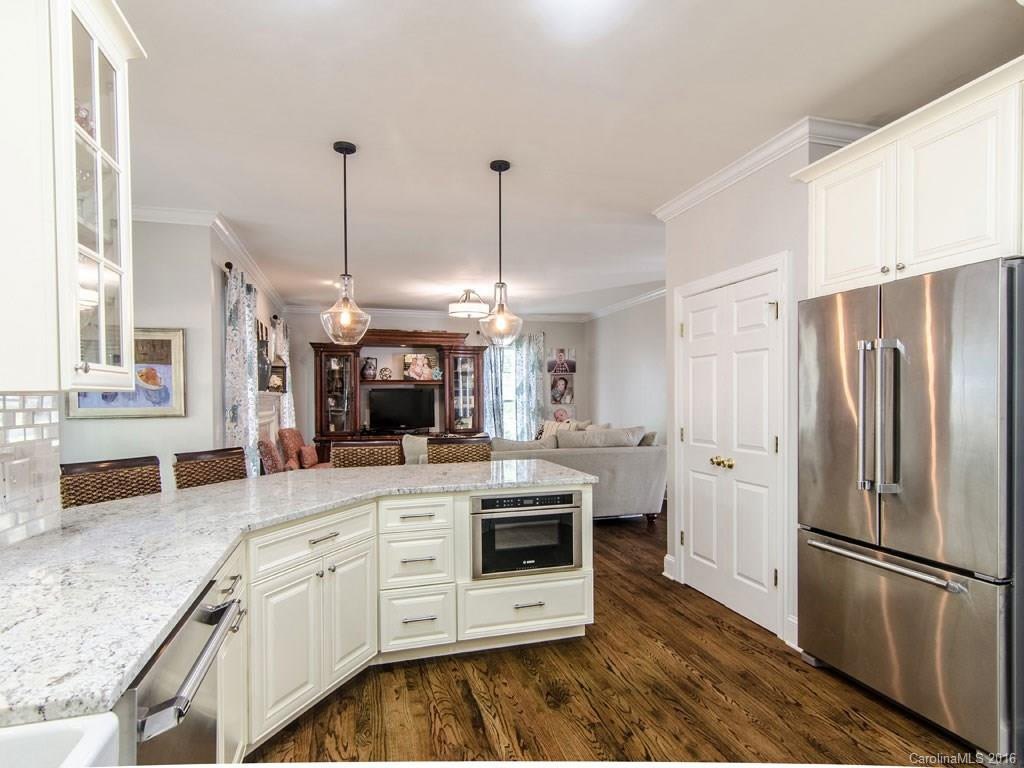 921 Woodvine Road - Photo 10