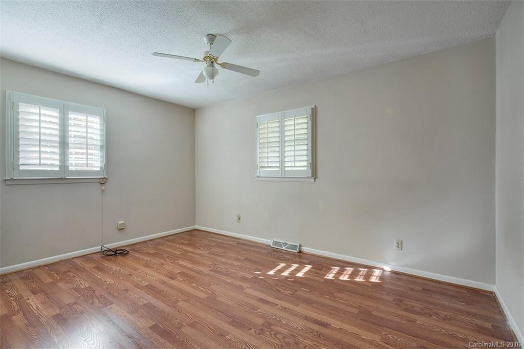 284 Millbrook Drive - Photo 8