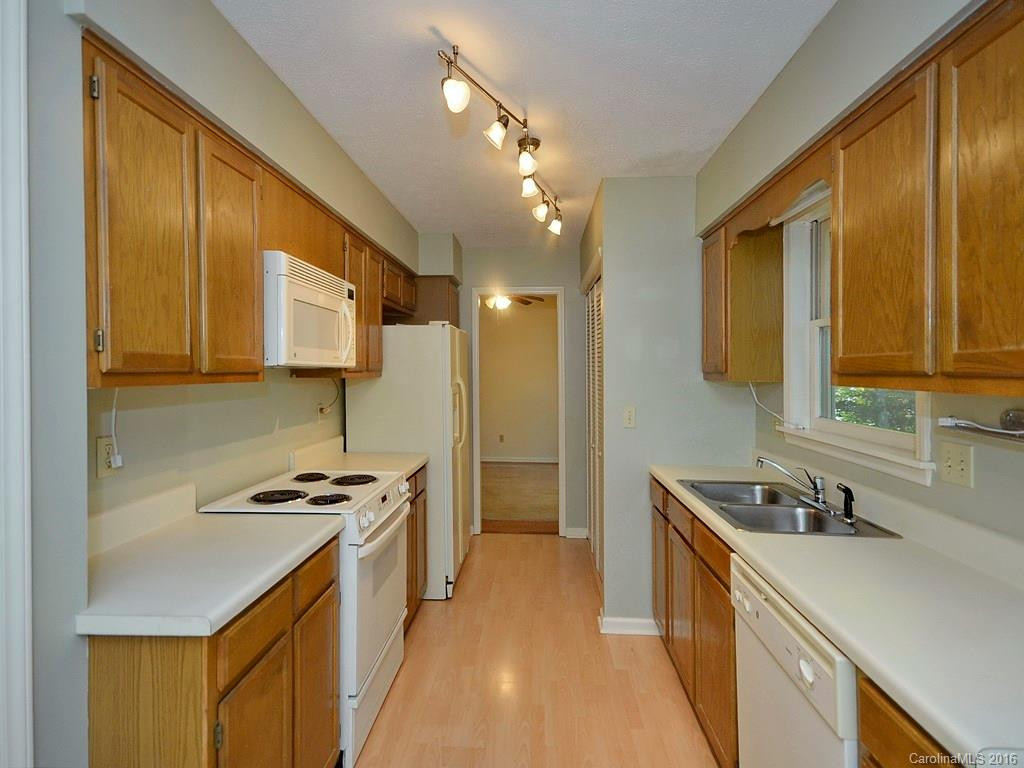 205 Brook Forest Lane - Photo 4