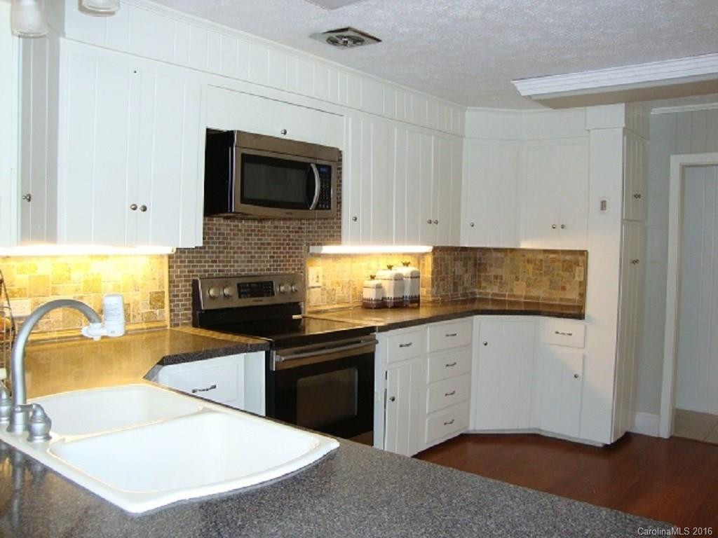 513 Higate Road - Photo 11
