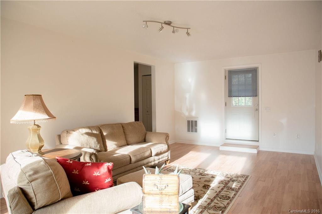 9 Fieldcrest Drive #4 - Photo 15