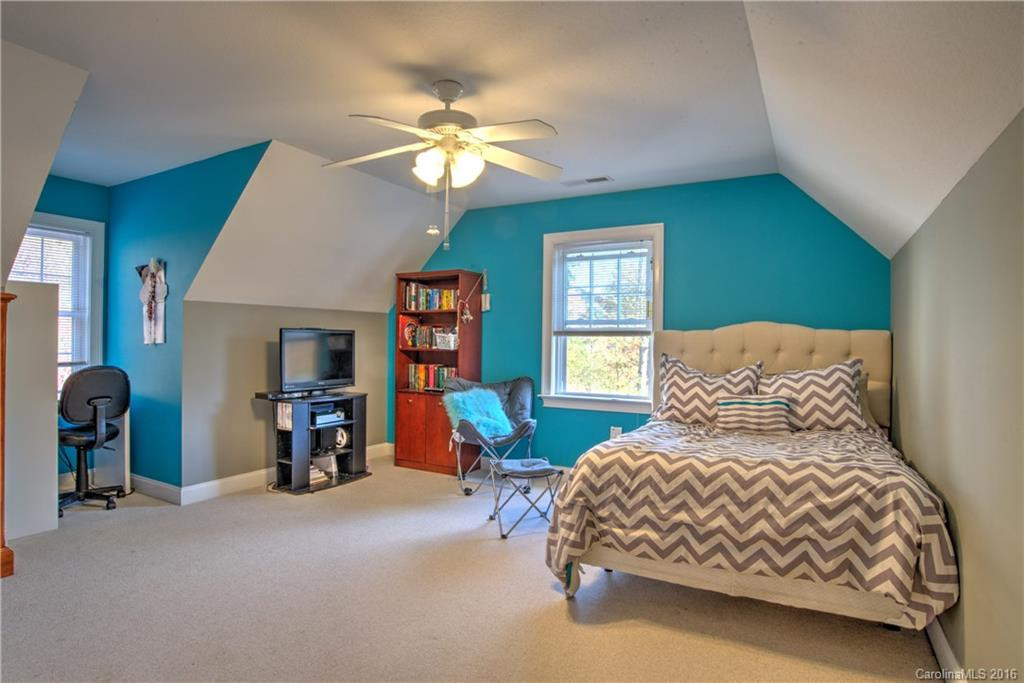 55 Squires Lane - Photo 17