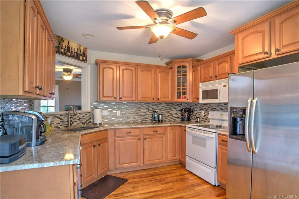 55 Squires Lane - Photo 8