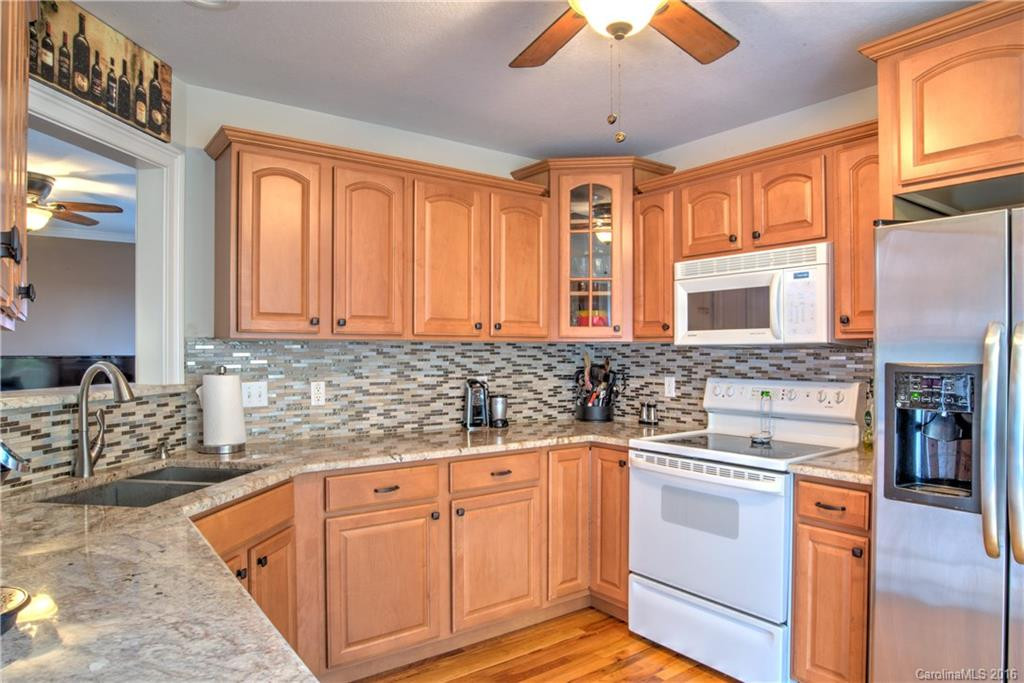 55 Squires Lane - Photo 9