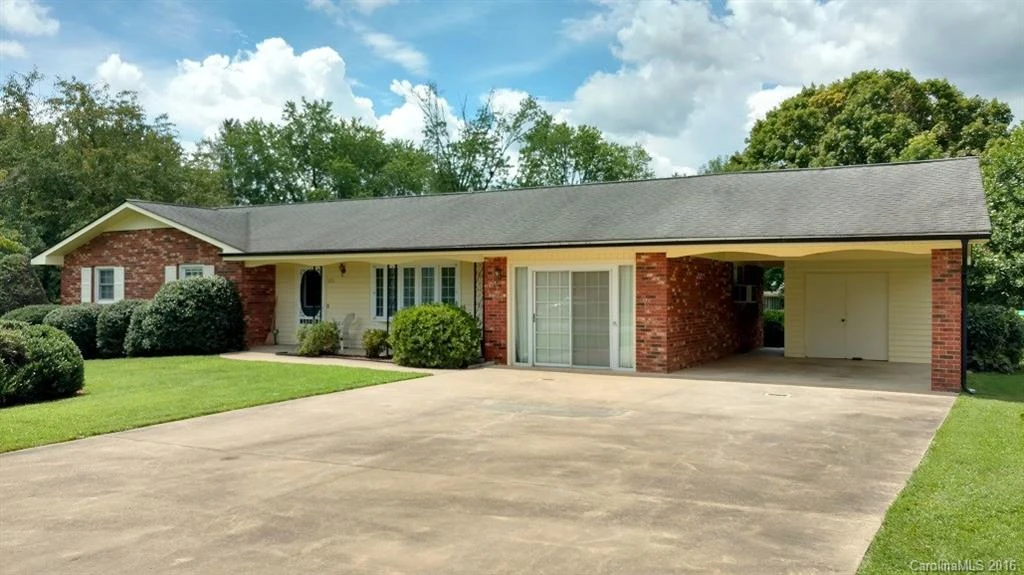 111 Broadview Circle