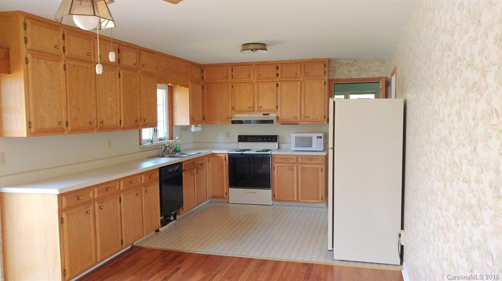 111 Broadview Circle - Photo 8