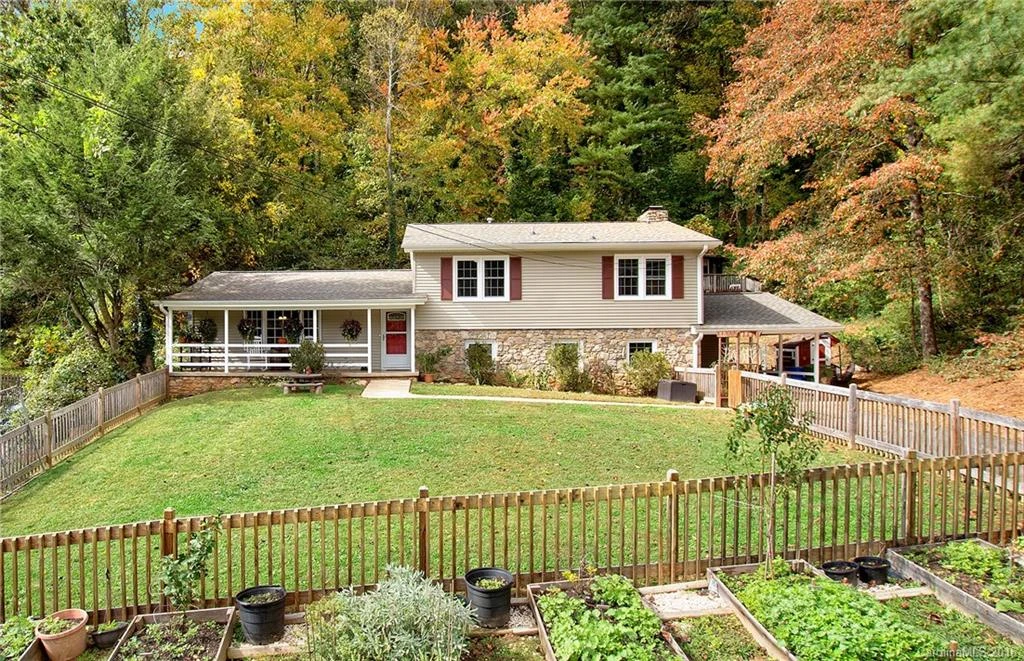 23 Clearbrook Road