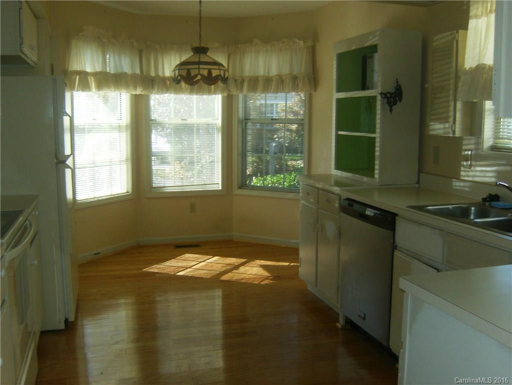 376 Laurel Park Place #n/a - Photo 4